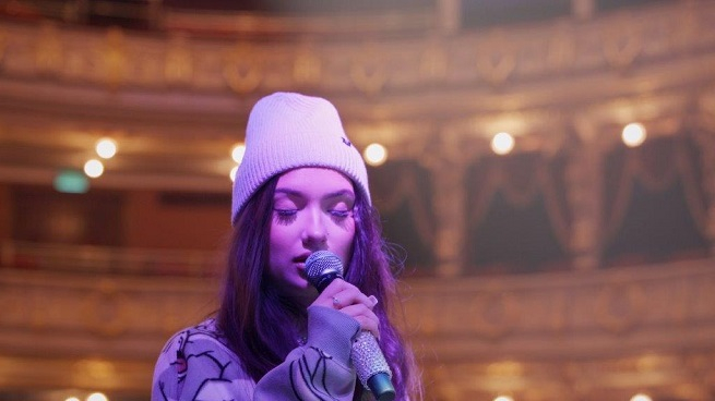 Obrazek w treści &bdquo;Viki Gabor: M&oacute;j świat&rdquo; &ndash; na TVP VOD już jest dostępny serial dokumentalny o młodej artystce  [jpg]