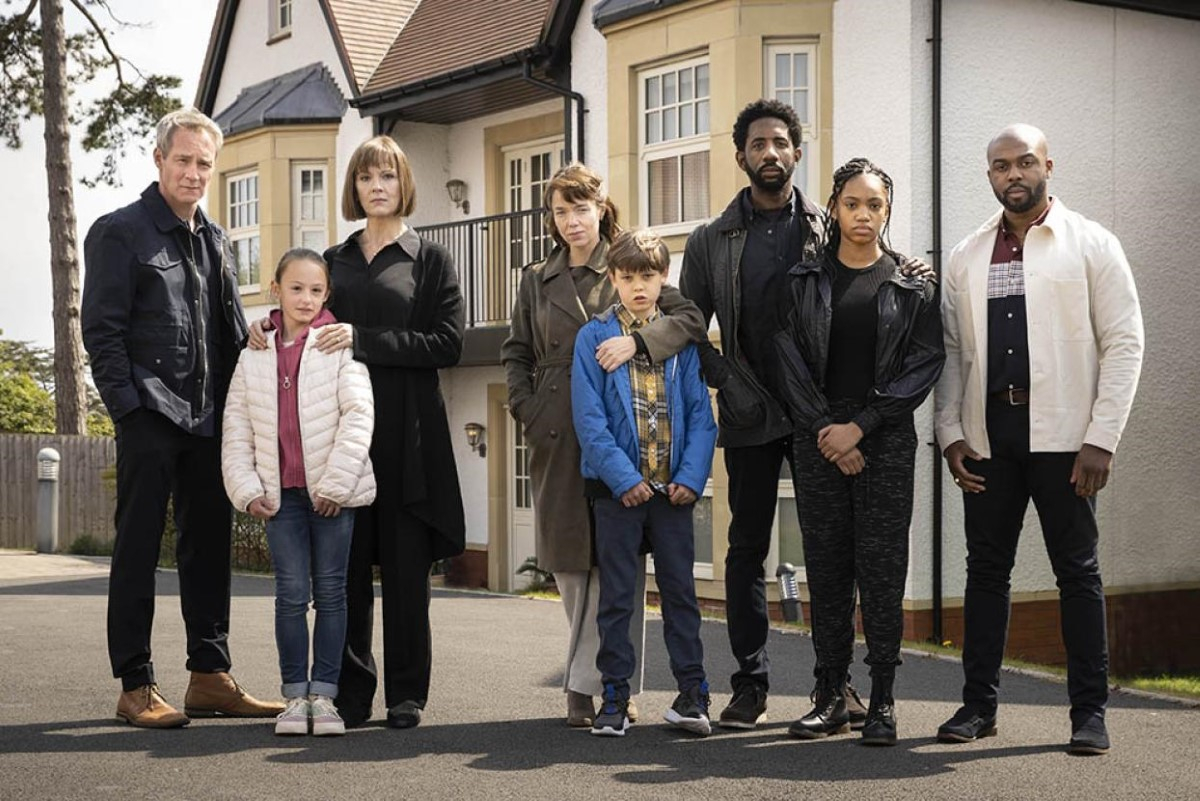 Kadr z serialu "Hollington Drive"