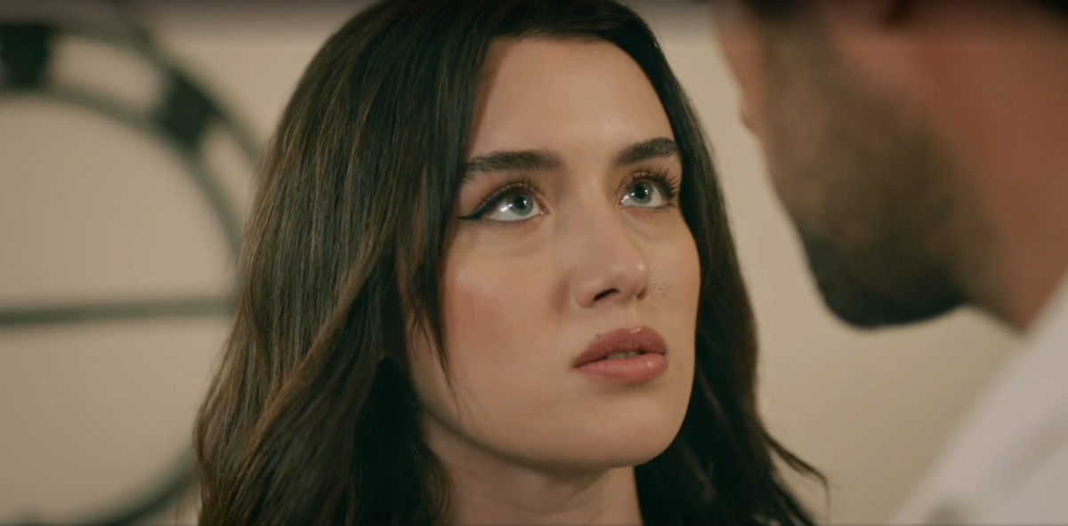 Zeynep przechytrzona przez Halila w 240 odcinku serialu Wichrowe wzg&oacute;rze. 