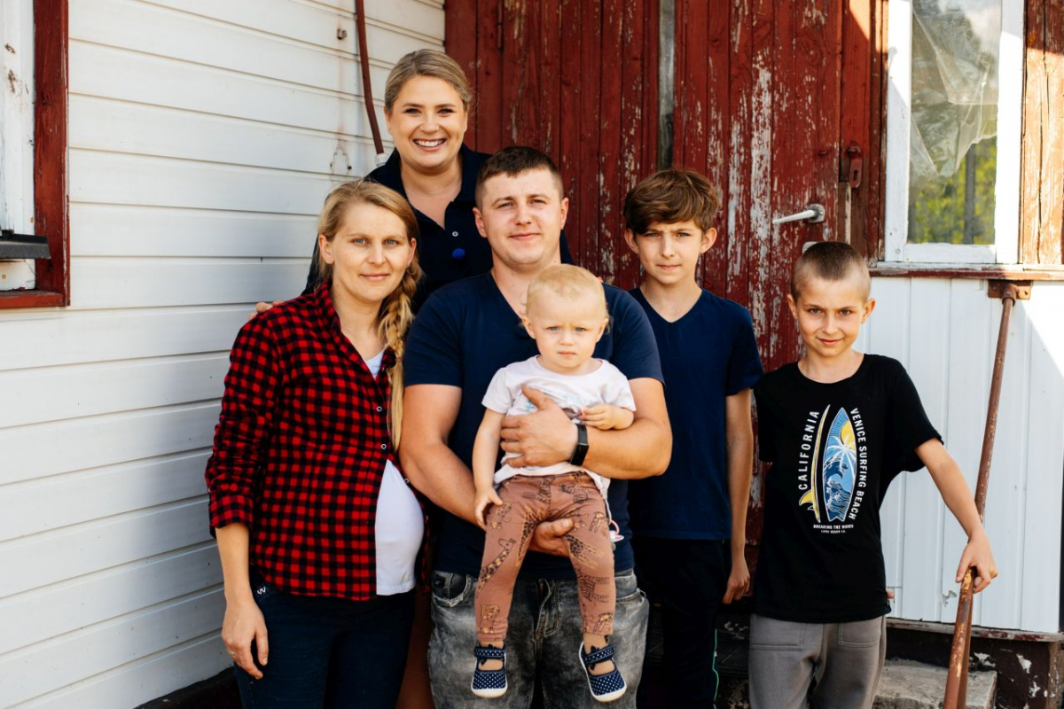 Uczestnicy programu "Nasz nowy dom"