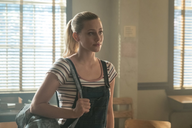 Obrazek w treści Gwiazda Riverdale pisze wiersze. Pierwszy tomik Lili Reinhart już wkrótce! [jpg]