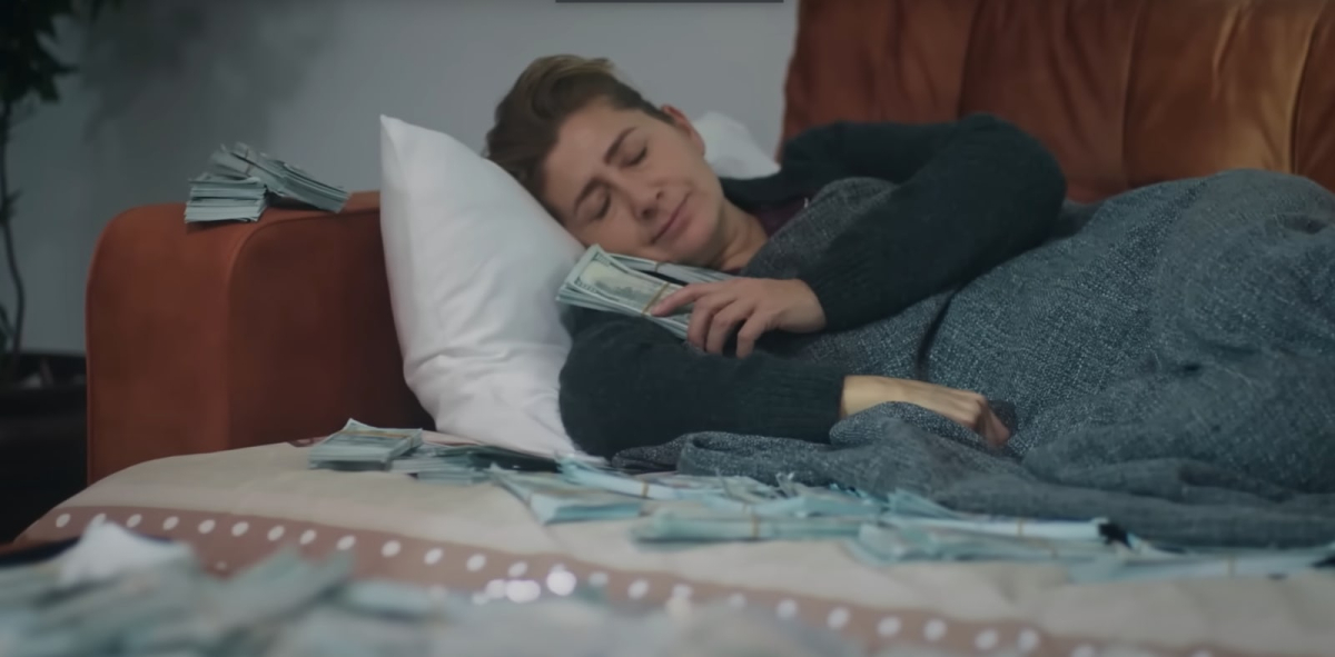 Dziedzictwo 439 - kadr z serialu. Ziya odkrywa prawdę o Canan. Atakuje własną matkę!