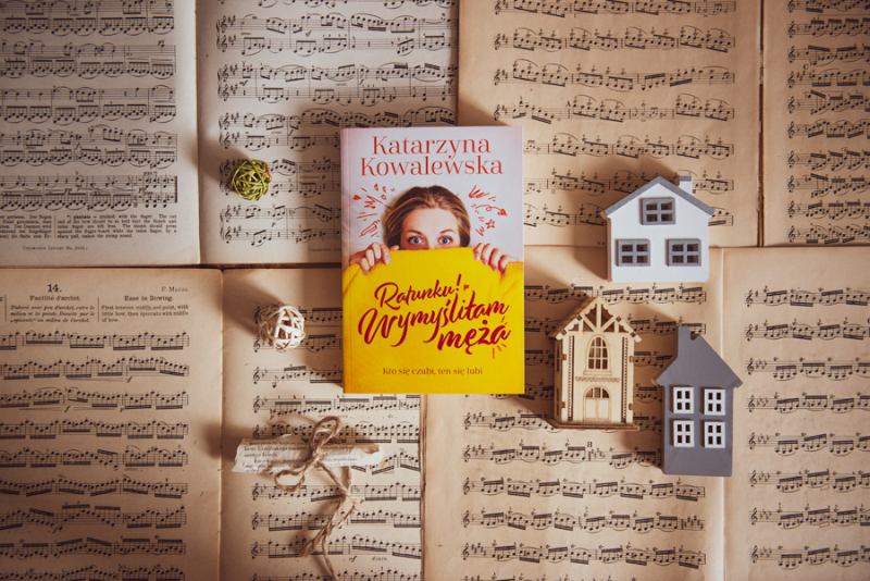 Obrazek w treci Jeste taki romantyczny... Fragment ksiki „Ratunku! Wymyliam ma  [jpg]