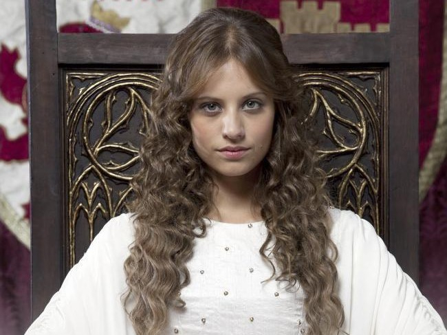 Obrazek w treści Izabela, kr&oacute;lowa Hiszpanii. Co wydarzy się w 2 i 3 odcinku nowego hiszpańskiego serialu na antenie stacji TVP 2? [jpg]