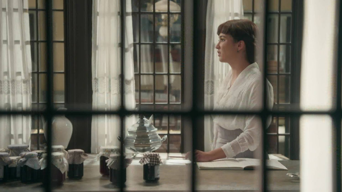 La Promesa - pałac tajemnic - 129 odc. Petra podaje baronowej zatrutą herbatę. Streszczenie 129 i 130 odc.