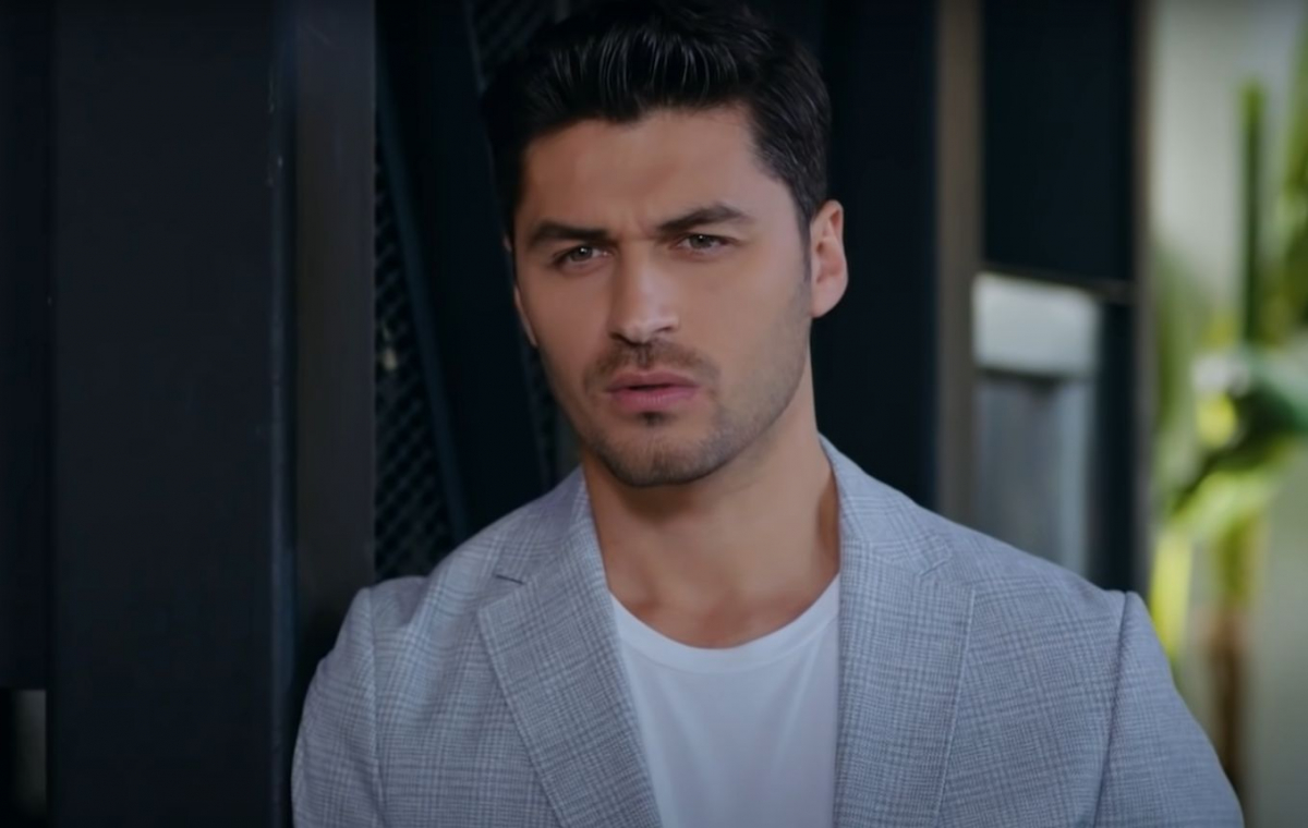 Omer bohater serialu "Zakazany owoc", emitowanego na TVP 2