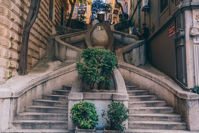 Obrazek w treści Zranione ptaki &ndash; Co zdarzy się w 171 i 172 odcinku wieczornego, tureckiego serialu emitowanego na antenie TVP 2? [jpg]