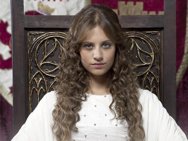 Obrazek w treści Izabela, królowa Hiszpanii. Co wydarzy się w 34 i 35 odcinku nowego hiszpańskiego serialu na antenie stacji TVP 2? [jpg]