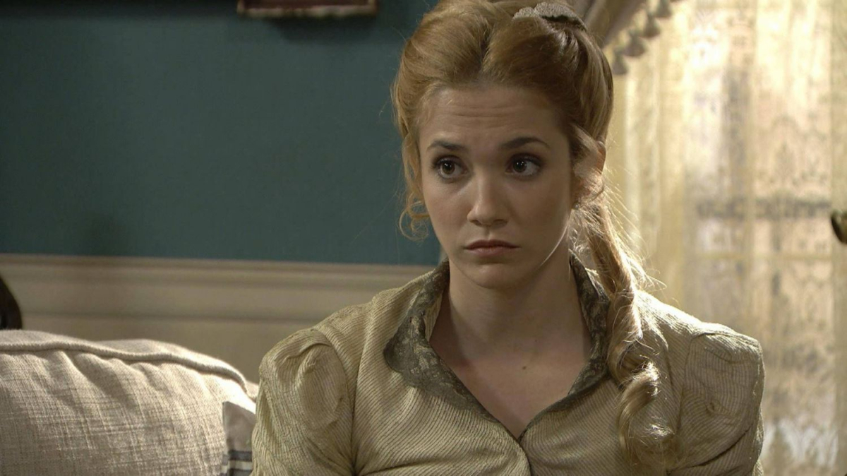 Akacjowa 38 odc. 607. Elvira przyjmuje oświadczyny podczas kolacji z Simonem! Streszczenie 607 i 608 odc.