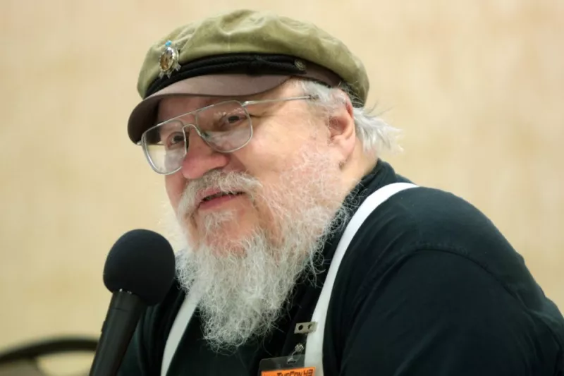 Obrazek w treści George R.R. Martin opowiada o zawirowaniach związanych z „Rodem Smoka” [jpg]
