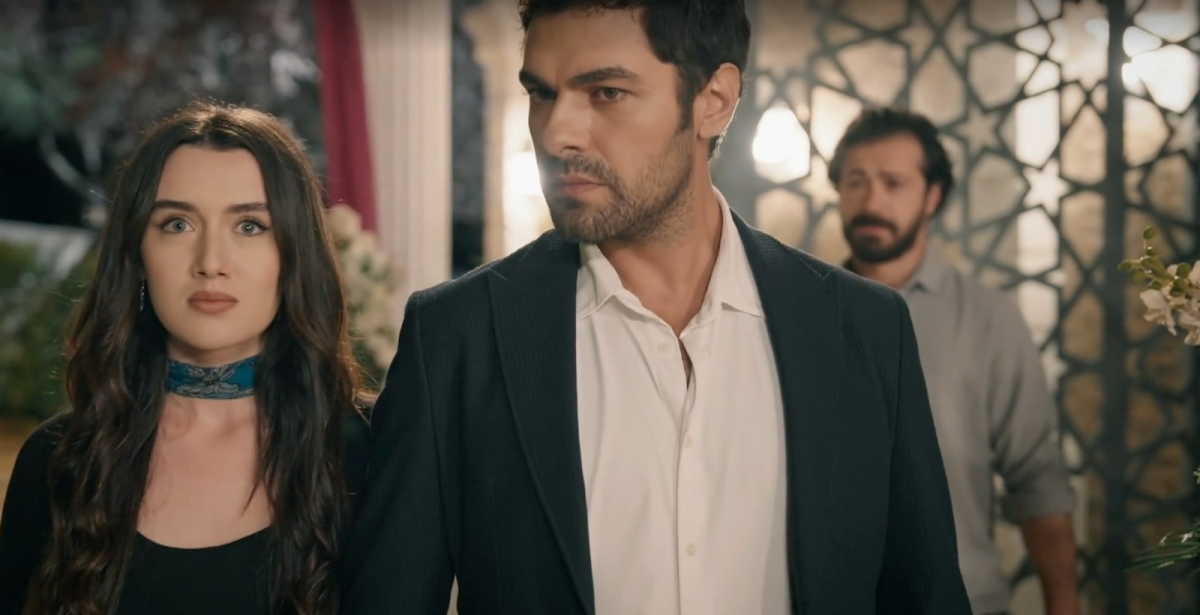 Wichrowe wzgórze - 260 i 261 odc. Halil urządza dla Zeynep przyjęcie  urodzinowe. Streszczenie 260 i 261 odc.