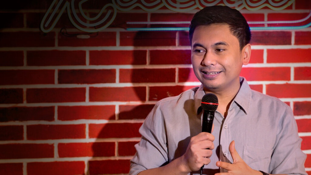 Raditya Dika w serialu "Komediowy chaos" na Netflix.