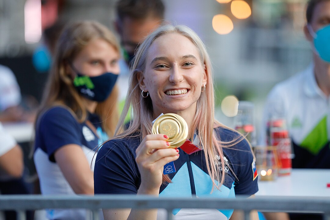 Janja Garnbret ze złotym medalem olimpijskim