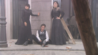 Kadr z serialu Akacjowa 38, emitowanego na antenie TVP 2. 