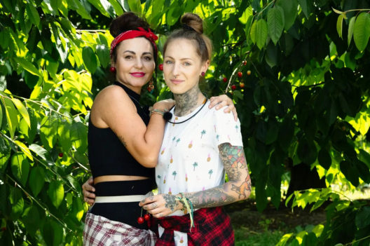 Kadr z programu Farma, który jest emitowany na antenie telewizji Polsat.