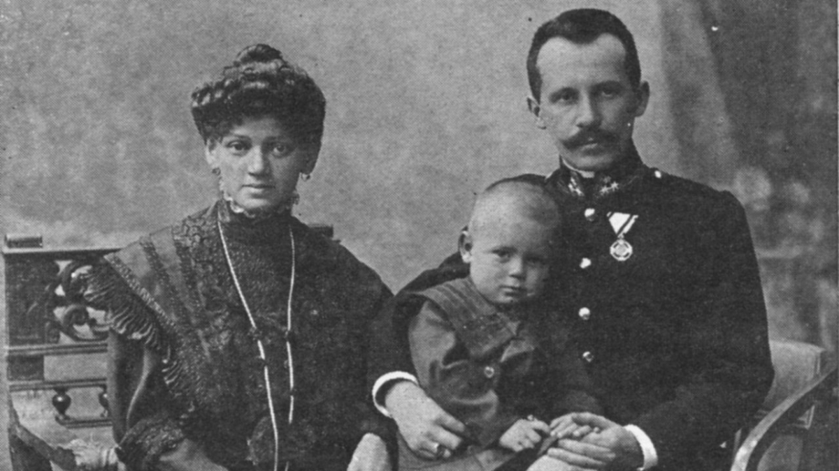 Karol Wojtyła z rodzicami
