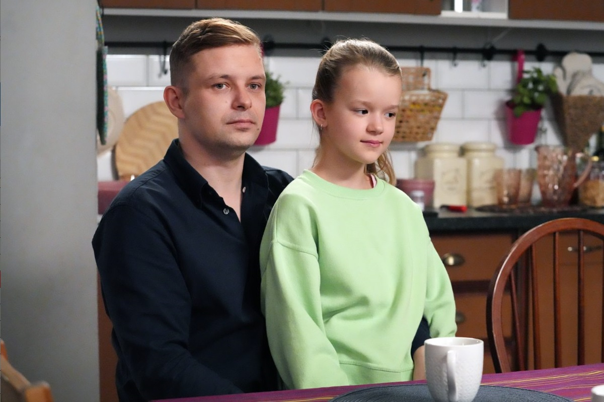 Kadr z serialu "Barwy szczęścia".