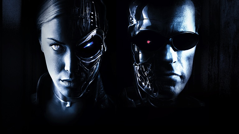 Arnold Schwarzenegger jako T-800, czyli terminator oraz Kristanna Loken jako T-X w filmie "Terminator: Bunt maszyn". 