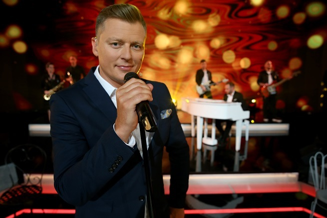 Rafał Brzozowski w programie "Jaka to melodia?" na TVP 1. 