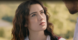 Halil zostawia Zeynep dla Berny w 181 odcinku serialu Wichrowe wzgórze