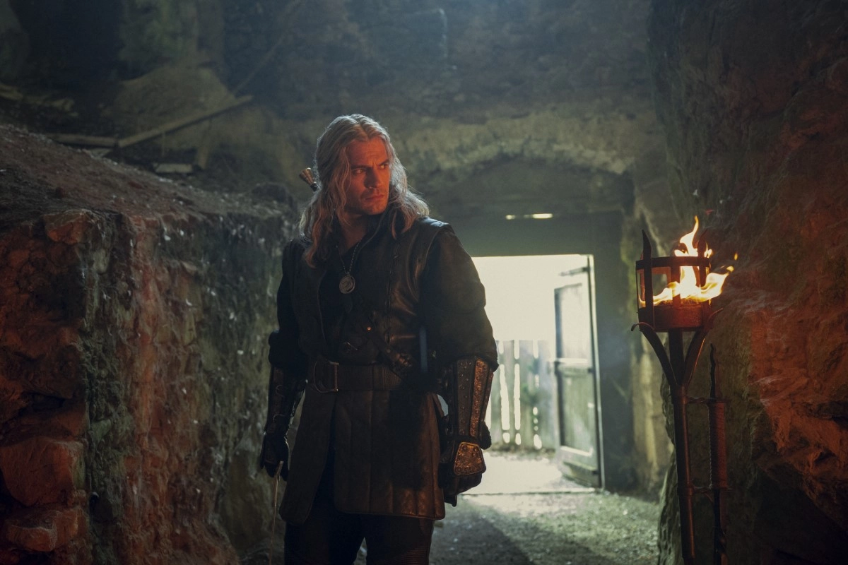 Kadr z 3 sezonu serialu "Wiedźmin" - Geralt z Rivii