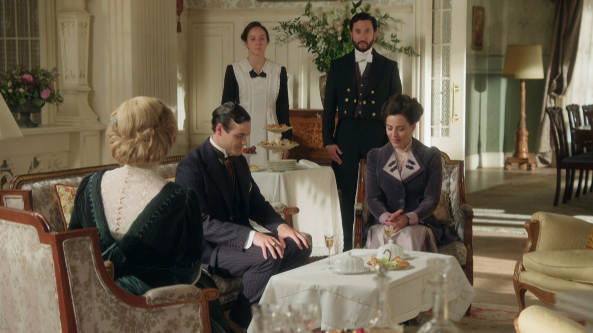 Bohaterowie serialu "La Promesa - pałac tajemnic", emitowanego na antenie TVP 2. 