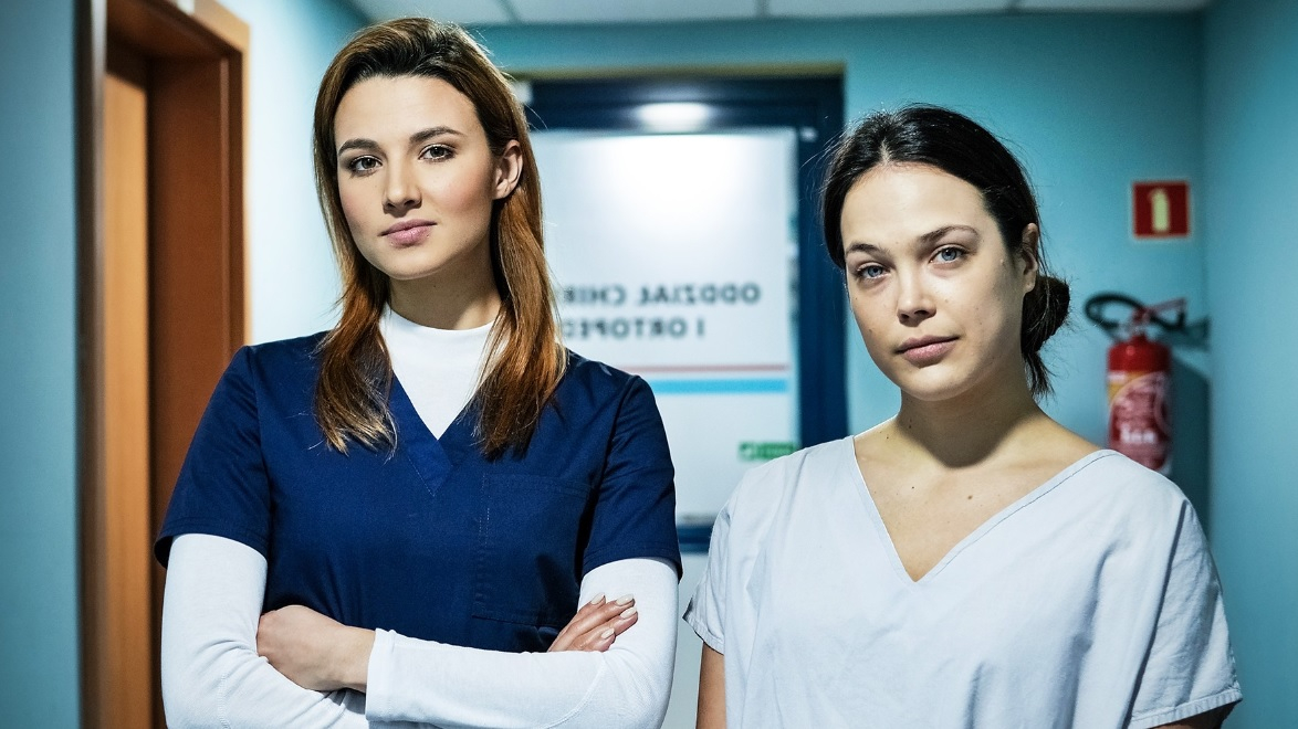 Bohaterowie serialu "Pierwsza miłość" od stacji Polsat.