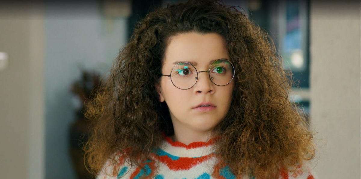 Miłość i nadzieja 203 - kadr z serialu. Ragip grozi, że wrobi Melis w porwanie. Planuje zemstę.