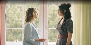 Halil i Zeynep malują świetlicę dla dzieci w 186 odcinku serialu Wichrowe wzgórze