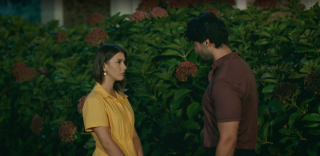 Zeynep niszczy pamiątki po miłości do Halila w 227 odcinku serialu Wichrowe wzgórze.