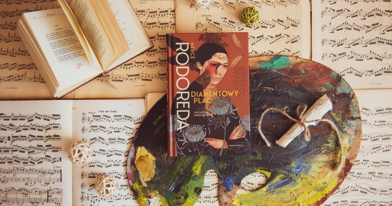 Obrazek w treci Jak lalka. Fragment ksiki „Diamentowy plac Merce Rodoredy [jpg]