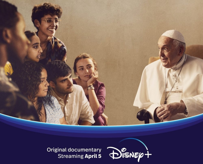 Obrazek w treści Papież Franciszek. Pytania i odpowiedzi - dokument Disney+, w którym młodzi ludzie zadają pytania Ojcu Świętemu  [jpg]