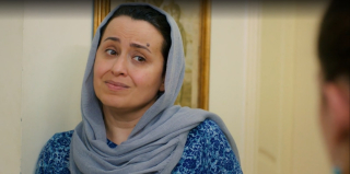 Miłość i nadzieja 205 - kadr z serialu. Zeynep budzi się po operacji!