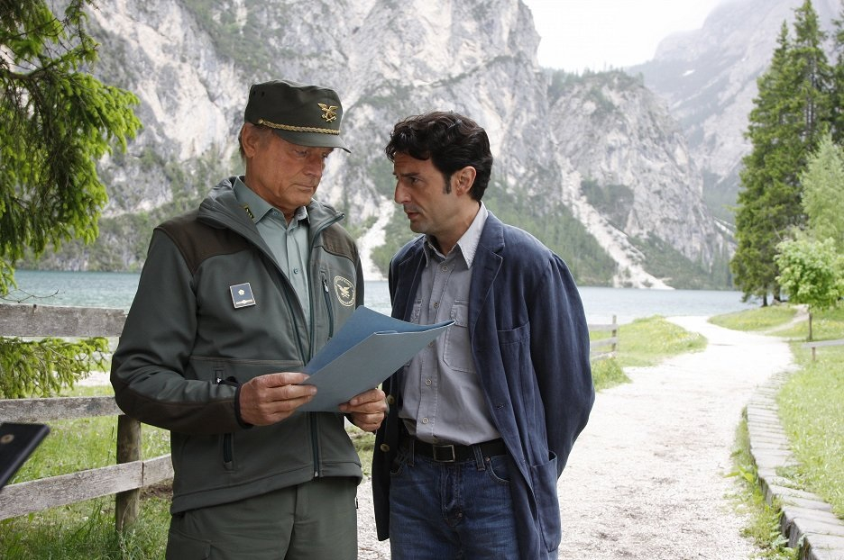 Terence Hill jako Pietro w serialu "Krok od nieba".