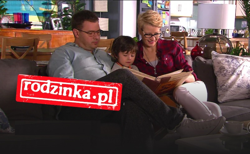 Tomasz Karola, jaki Ludwik Boski, Małgorzata Kożuchowska jako Natalia Boska i Mateusz Pawłowski jako Kacper Boski, w serialu "Rodzinka.pl".