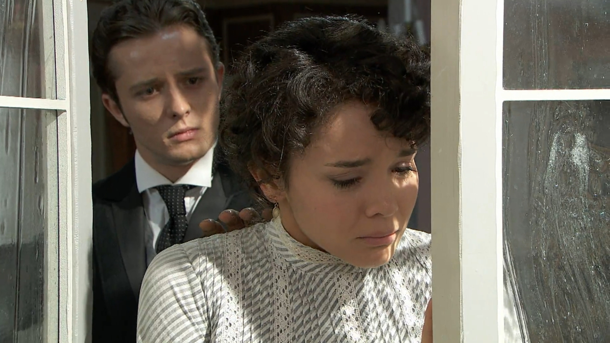 Kadr z serialu "Akacjowa 38", emitowanego na antenie TVP 2.