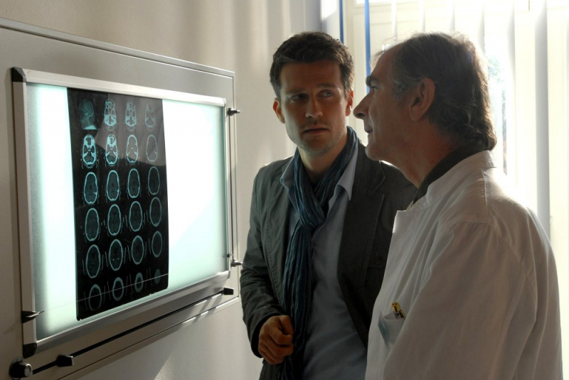 Obrazek w treści „Doktor Jan z Deekelsen”: Jan zaniepokojony liczbą pacjentów! Streszczenie 4 i 5 odcinka [jpg]