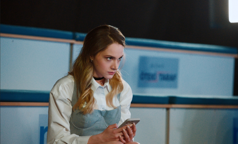 Obrazek w treści &bdquo;Na skrzydłach ambicji&rdquo; &ndash; serialowy dramat o pokoleniu X już na Netfliksie [jpg]