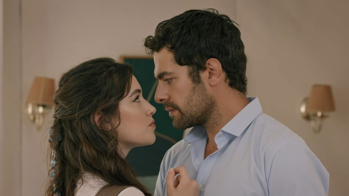 Zeynep sabotuje spotkanie męża z inwestorem. w 249 odcinku serialu Wichrowe wzg&oacute;rze. 