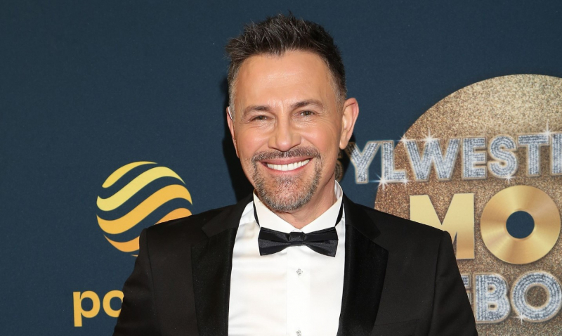 Obrazek w treści Polsat zabiera widz&oacute;w do Chorzowa, gdzie przygotował specjalne niespodzianki! - Sylwestrowa Moc Przeboj&oacute;w 2022 [jpg]